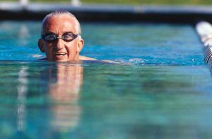 swim-health-benefits-old-age2